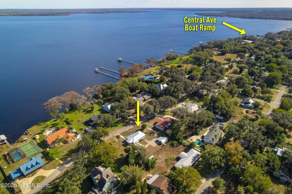 521 N Lake Street Crescent City FL 32112