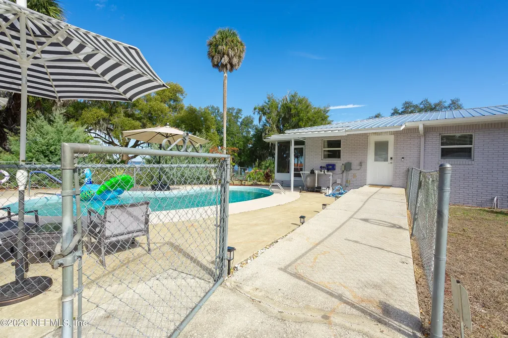 521 N Lake Street Crescent City FL 32112