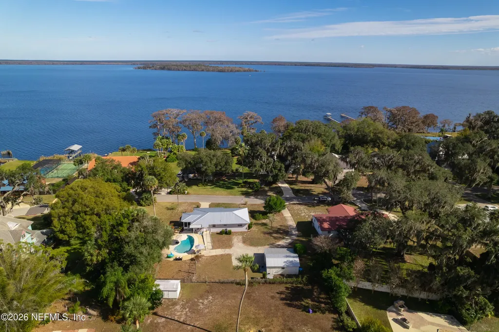 521 N Lake Street Crescent City FL 32112