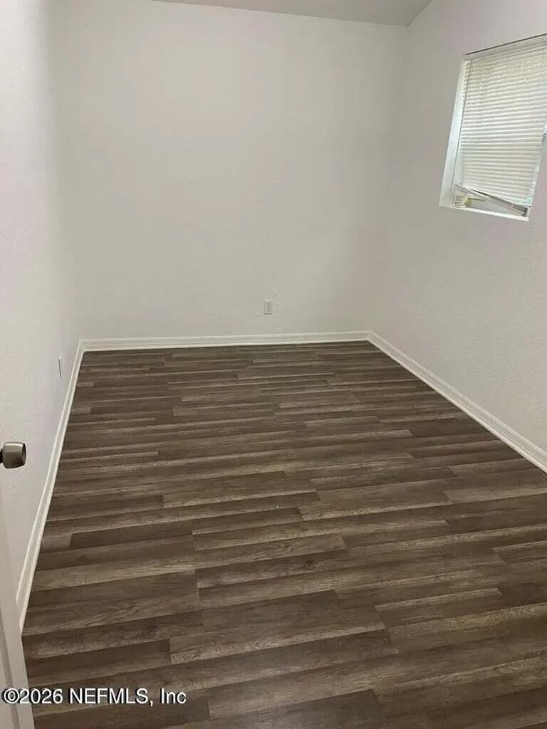 7805 Siskin Avenue Jacksonville FL 32219