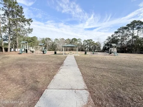 8713 Star Leaf Road N Jacksonville FL 32210