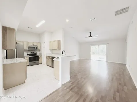 8713 Star Leaf Road N Jacksonville FL 32210
