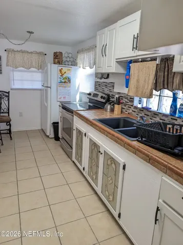 231 5th Way Interlachen FL 32148