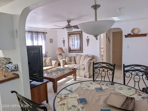 231 5th Way Interlachen FL 32148