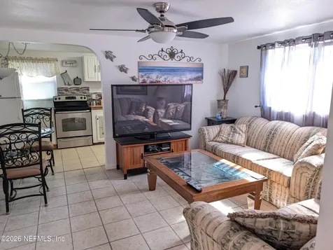 231 5th Way Interlachen FL 32148