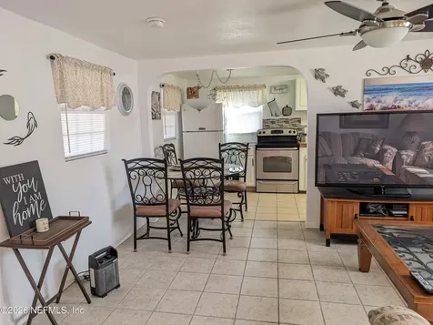 231 5th Way Interlachen FL 32148