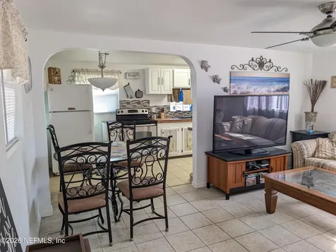 231 5th Way Interlachen FL 32148