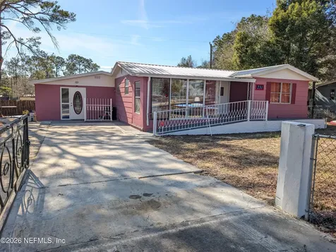 231 5th Way Interlachen FL 32148