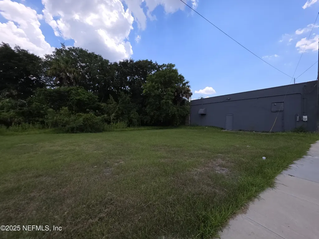 4923 Main Street N Jacksonville FL 32206