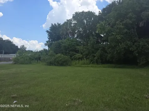 4923 Main Street N Jacksonville FL 32206