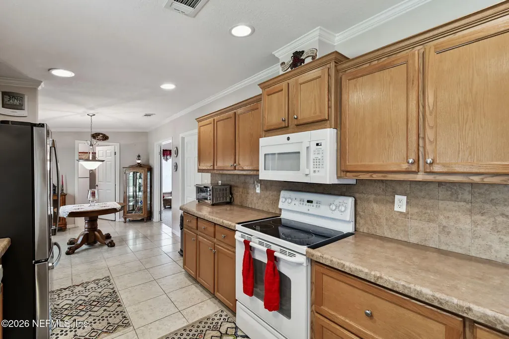 135 Lake Como Drive Pomona Park FL 32181
