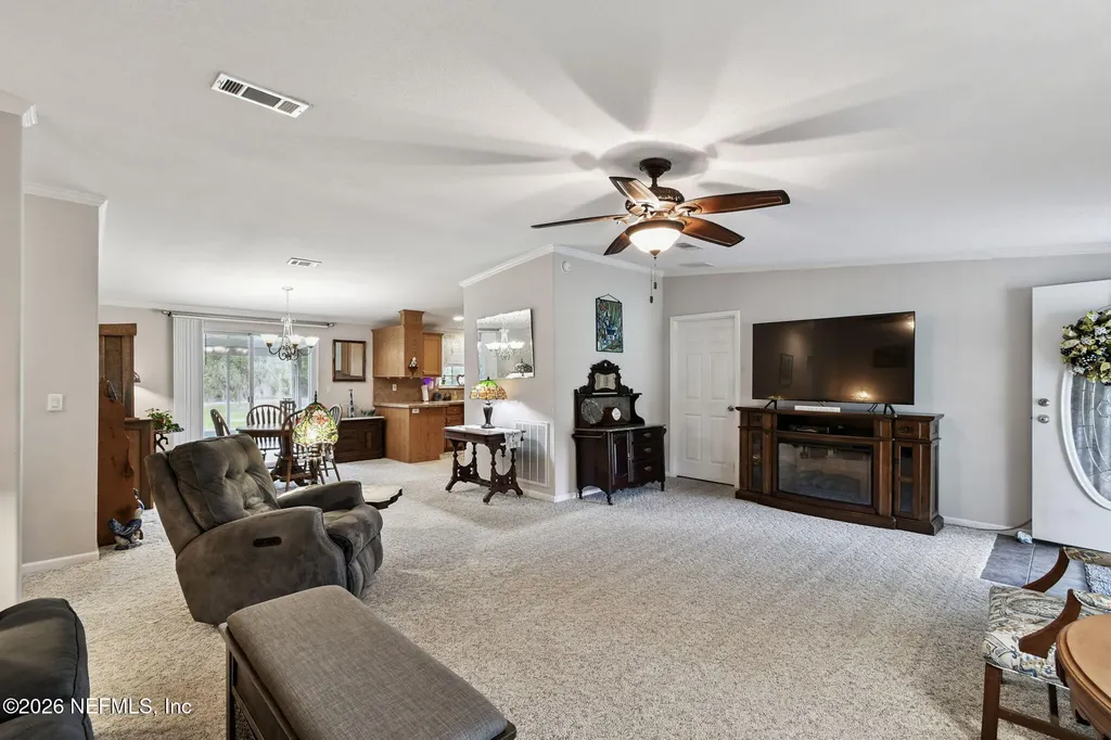 135 Lake Como Drive Pomona Park FL 32181