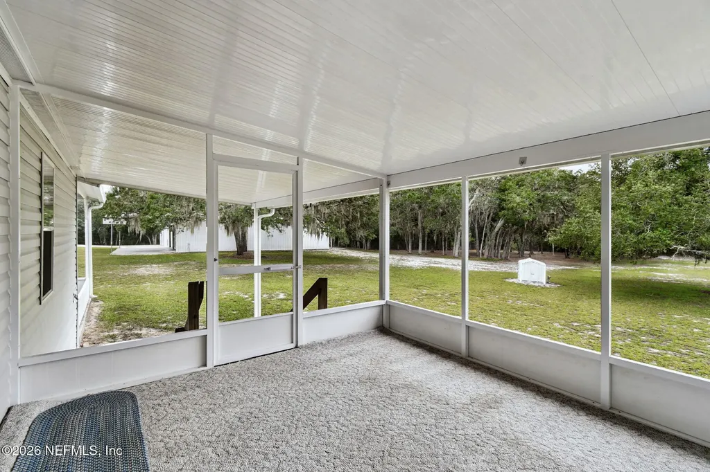 135 Lake Como Drive Pomona Park FL 32181