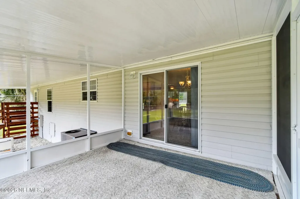 135 Lake Como Drive Pomona Park FL 32181