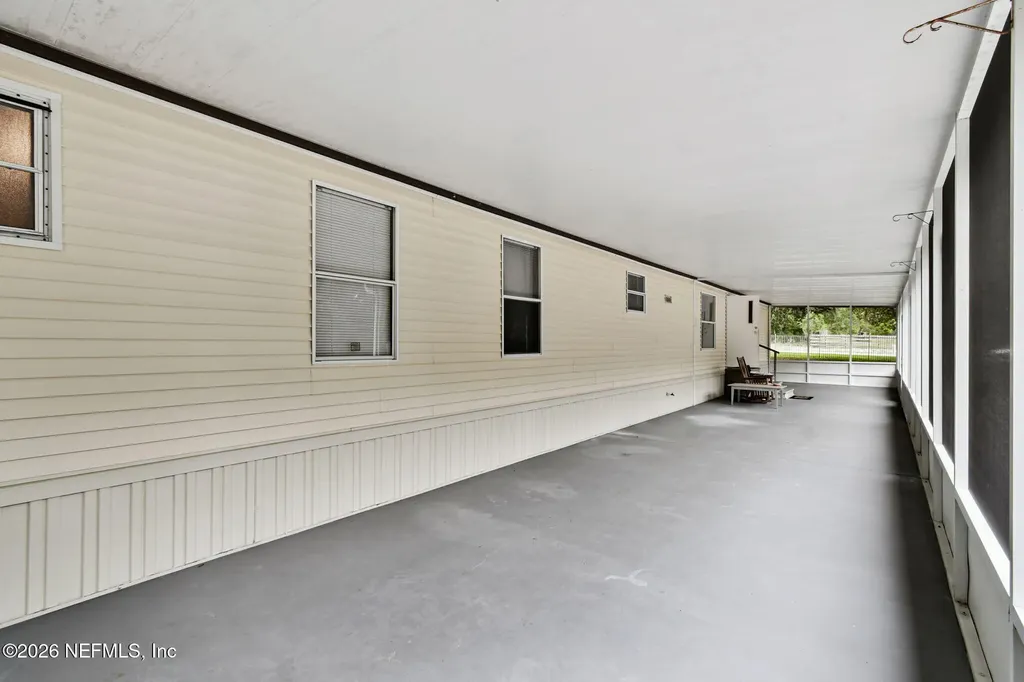 135 Lake Como Drive Pomona Park FL 32181