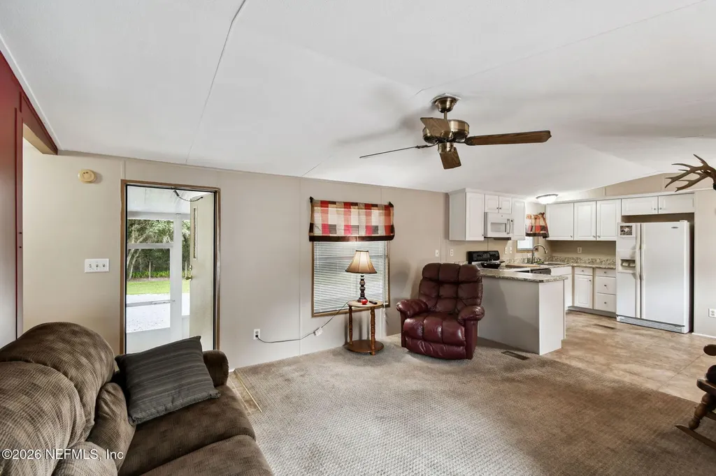 135 Lake Como Drive Pomona Park FL 32181