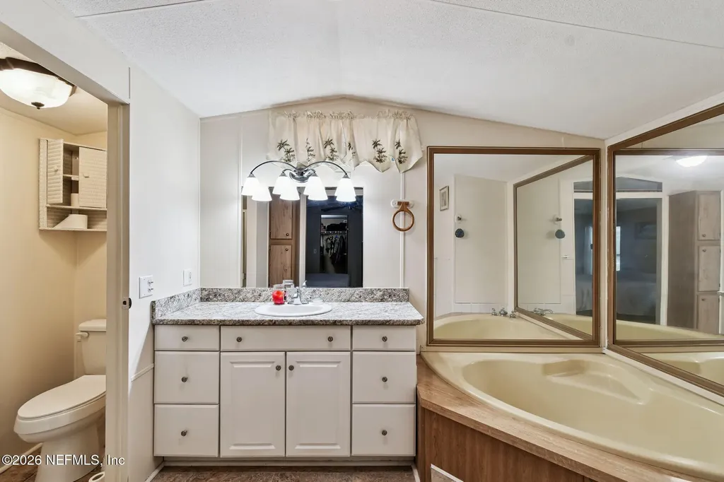135 Lake Como Drive Pomona Park FL 32181