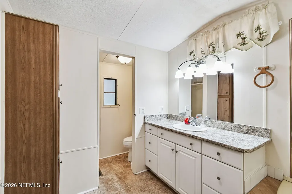 135 Lake Como Drive Pomona Park FL 32181