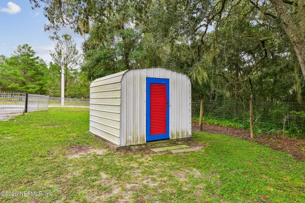 135 Lake Como Drive Pomona Park FL 32181