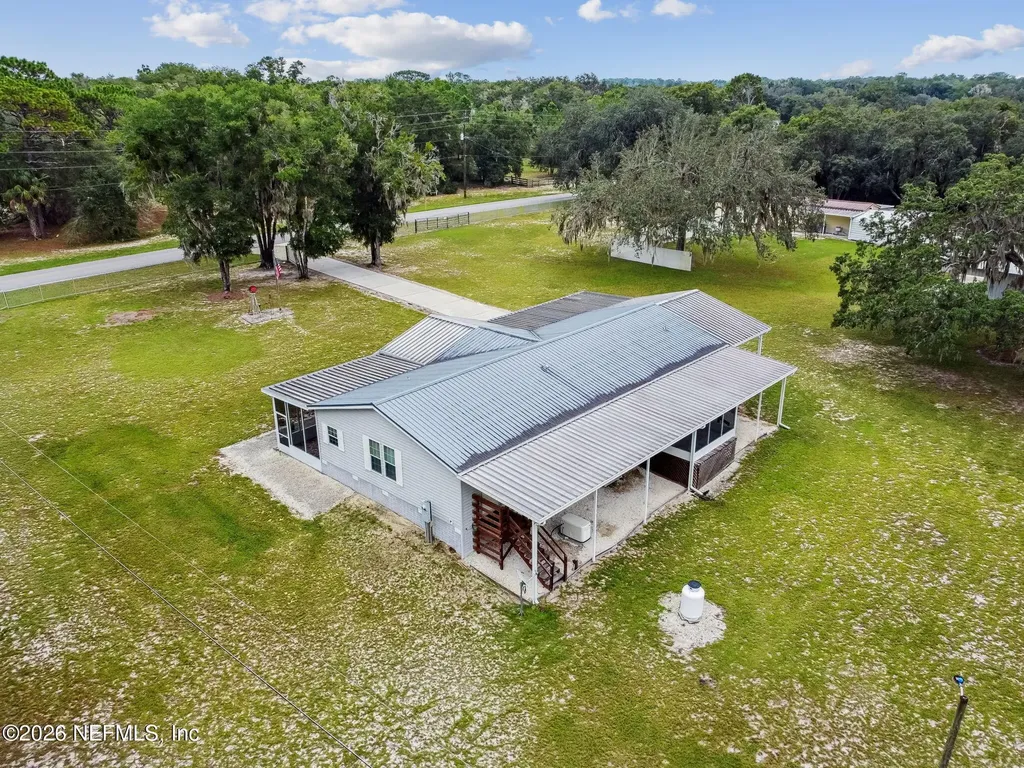 135 Lake Como Drive Pomona Park FL 32181