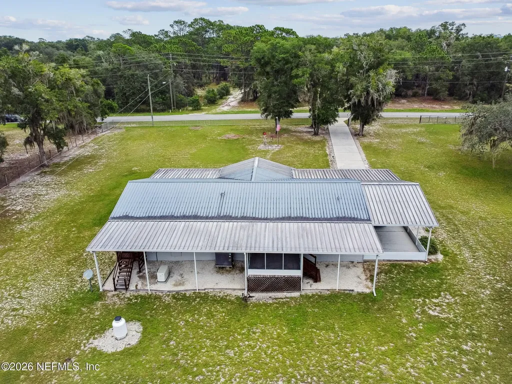 135 Lake Como Drive Pomona Park FL 32181