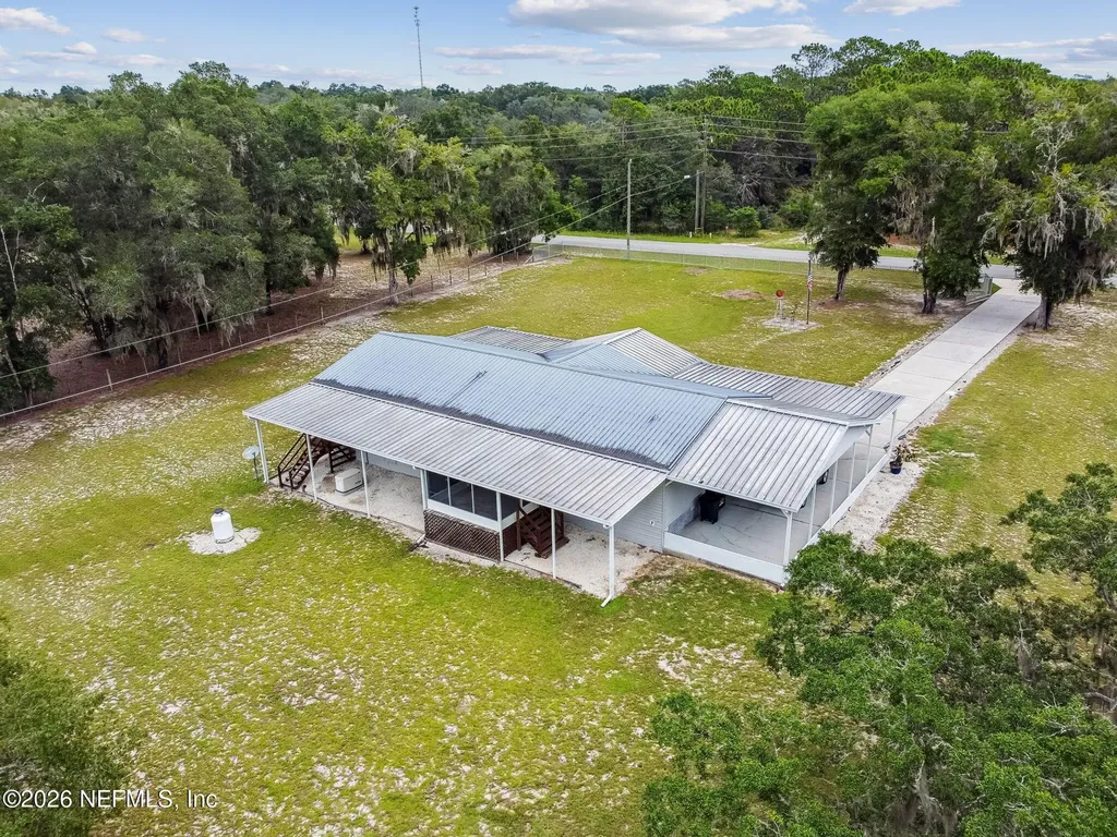 135 Lake Como Drive Pomona Park FL 32181