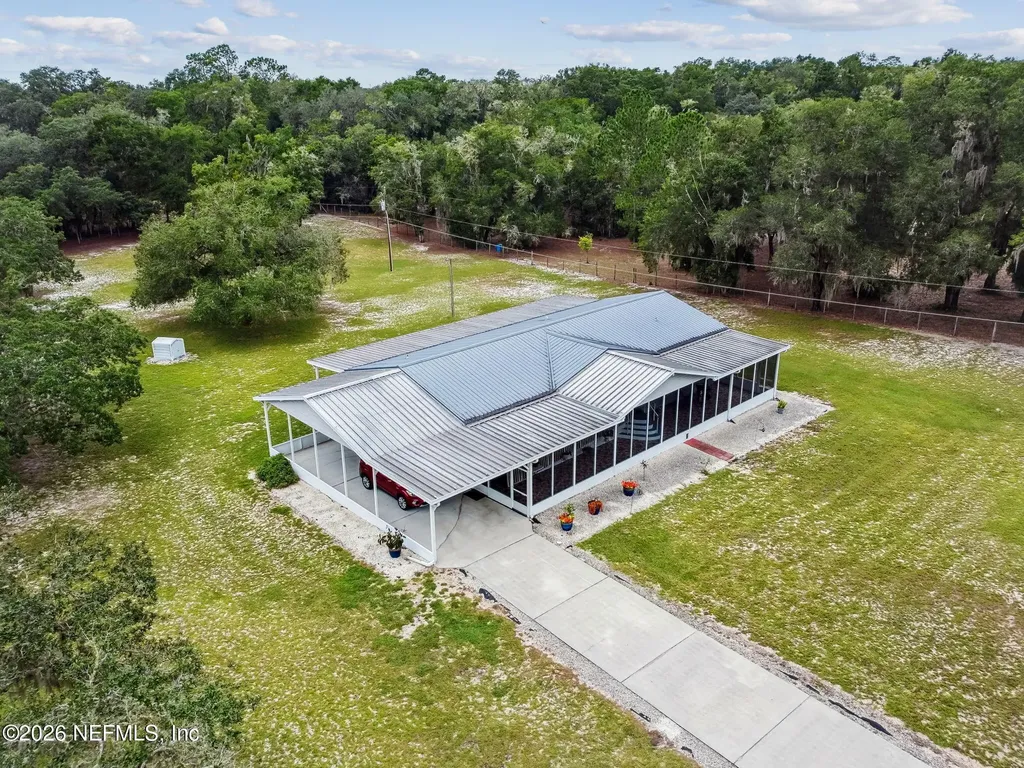 135 Lake Como Drive Pomona Park FL 32181