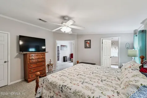 135 Lake Como Drive Pomona Park FL 32181