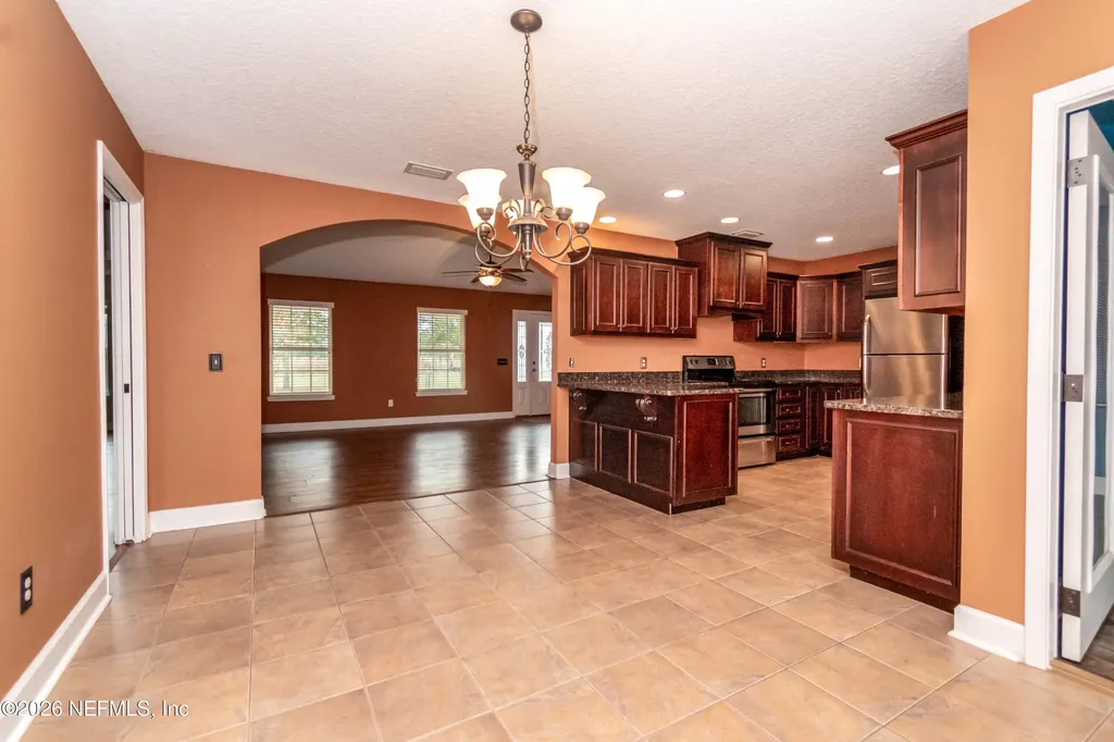 18100 Crews Road Glen St. Mary FL 32040