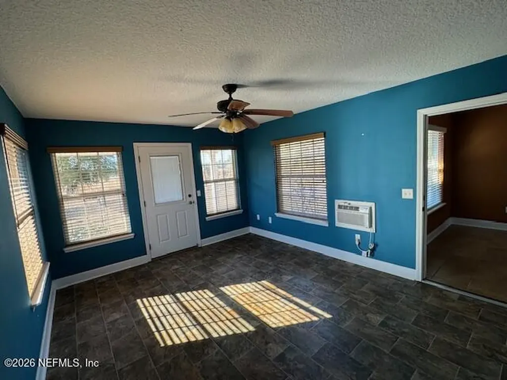 18100 Crews Road Glen St. Mary FL 32040