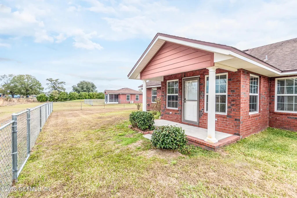 18100 Crews Road Glen St. Mary FL 32040