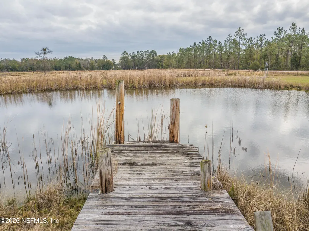 18100 Crews Road Glen St. Mary FL 32040