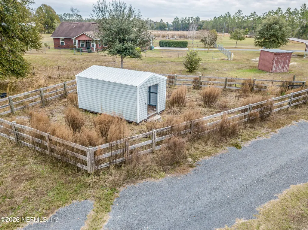 18100 Crews Road Glen St. Mary FL 32040