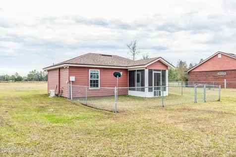 18100 Crews Road Glen St. Mary FL 32040