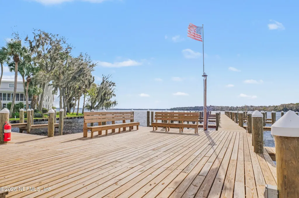 115 River Bend Place Welaka FL 32193