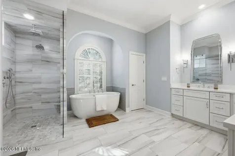 7956 Hollyridge Road Jacksonville FL 32256