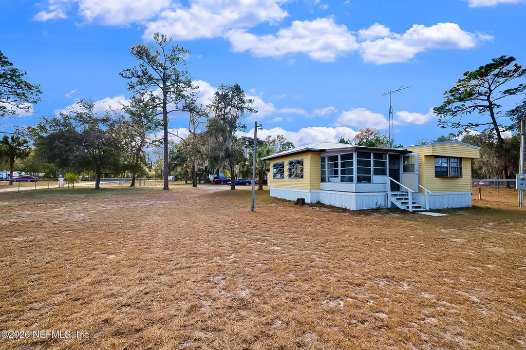 123 Miller Road Pomona Park FL 32181