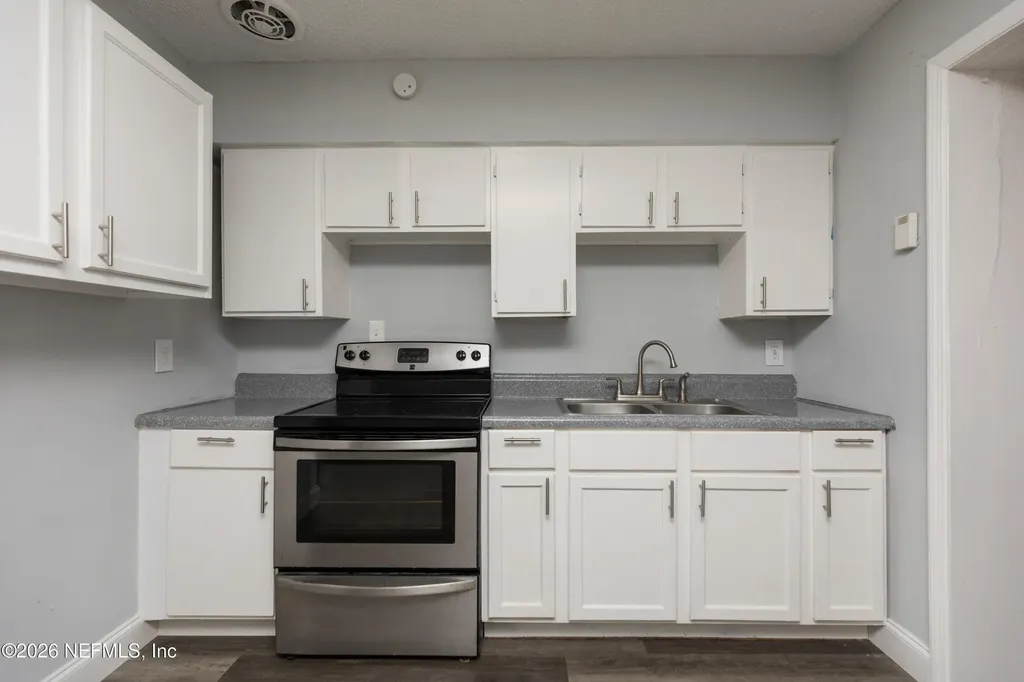 2255 W 13th Street Jacksonville FL 32209