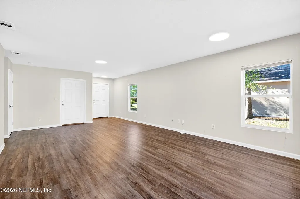 8043 Stuart Avenue Jacksonville FL 32220