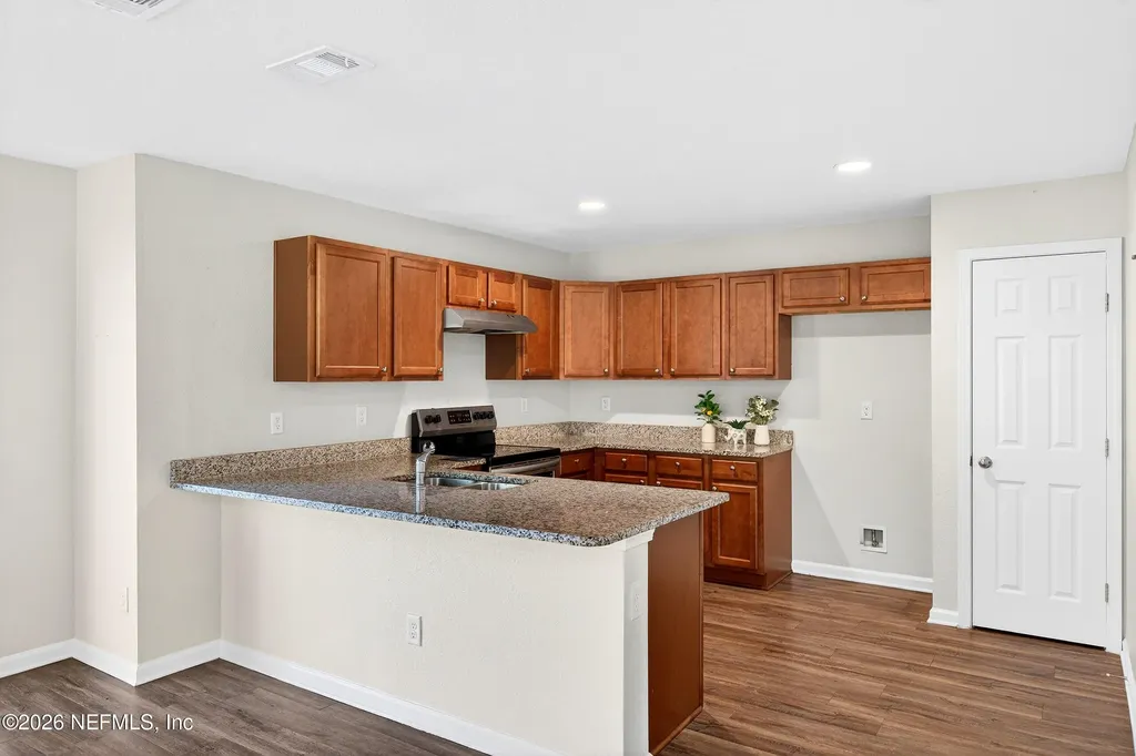 8043 Stuart Avenue Jacksonville FL 32220