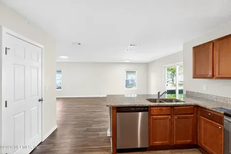 8043 Stuart Avenue Jacksonville FL 32220