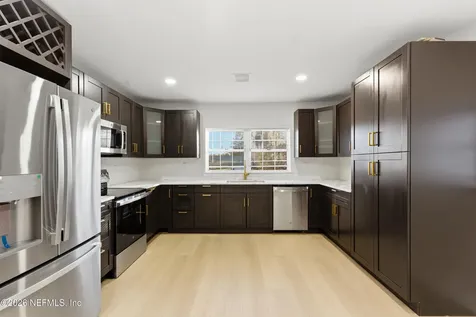 3759 Via De La Reina Jacksonville FL 32217