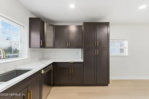 3759 Via De La Reina Jacksonville FL 32217