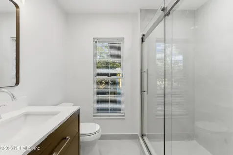 3759 Via De La Reina Jacksonville FL 32217