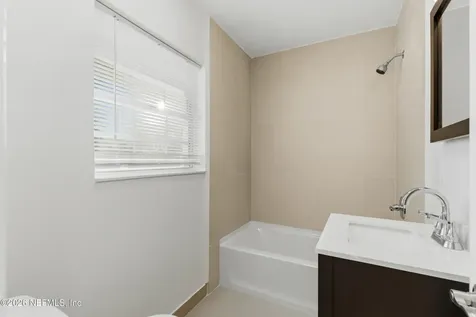 3759 Via De La Reina Jacksonville FL 32217
