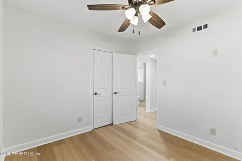 3759 Via De La Reina Jacksonville FL 32217
