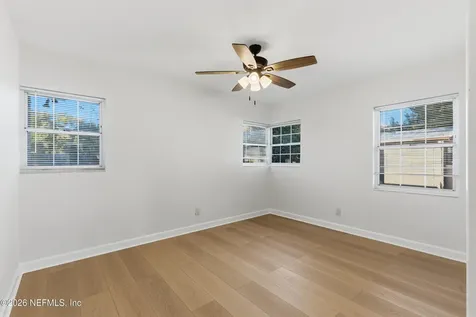 3759 Via De La Reina Jacksonville FL 32217