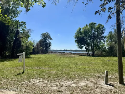 211 Walker Drive Interlachen FL 32148