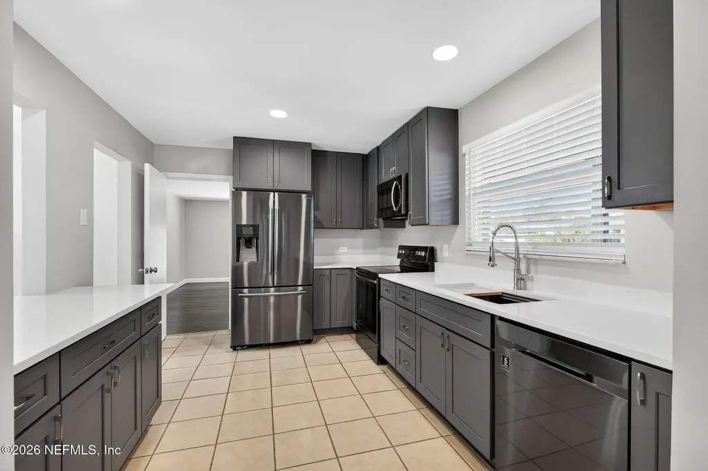 8294 Collins Road Jacksonville FL 32244