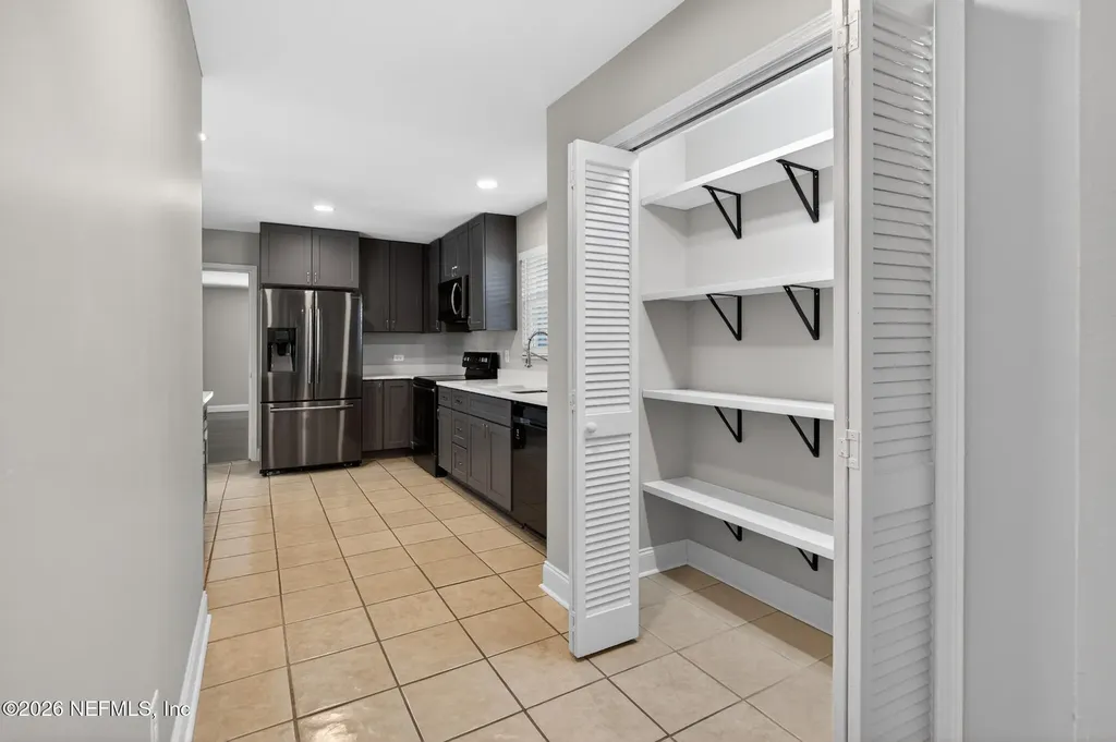 8294 Collins Road Jacksonville FL 32244
